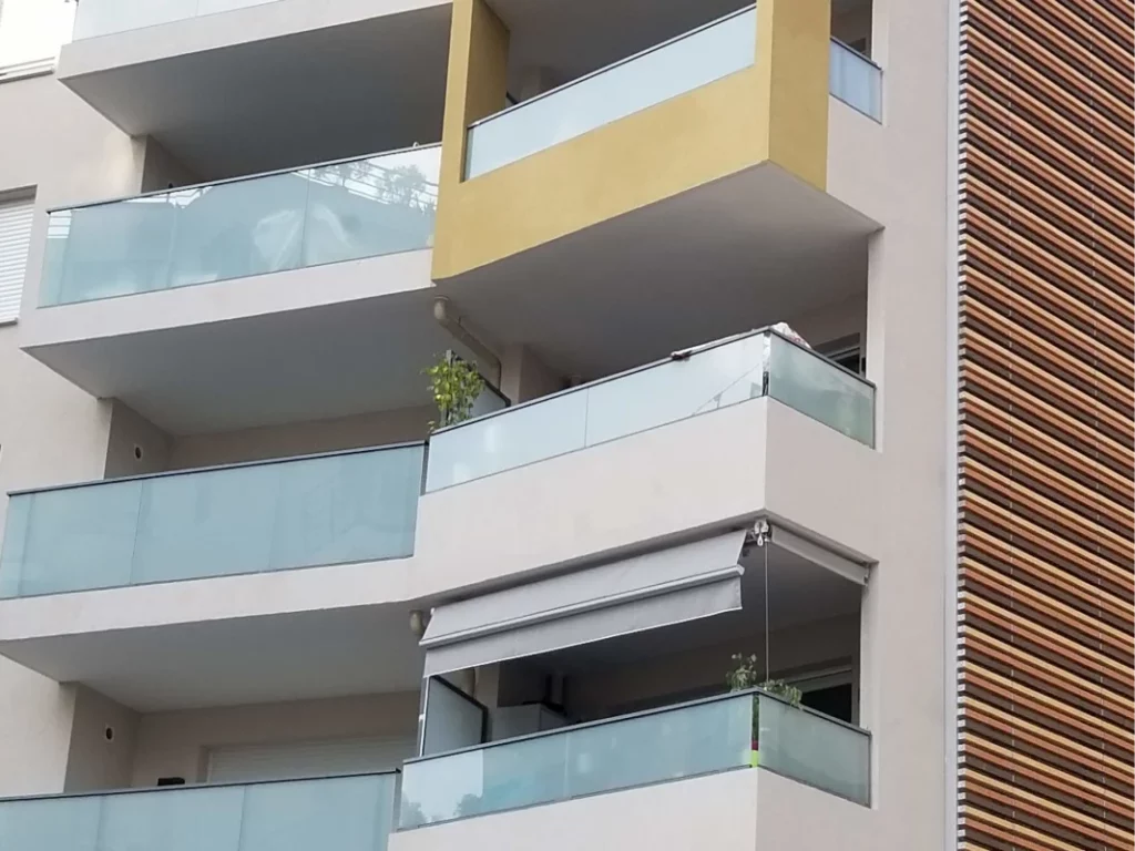 Fmi Pose De Fenetre Pvc Saint Laurent Du Var Amenagements Interieurs Et Exterieurs 9